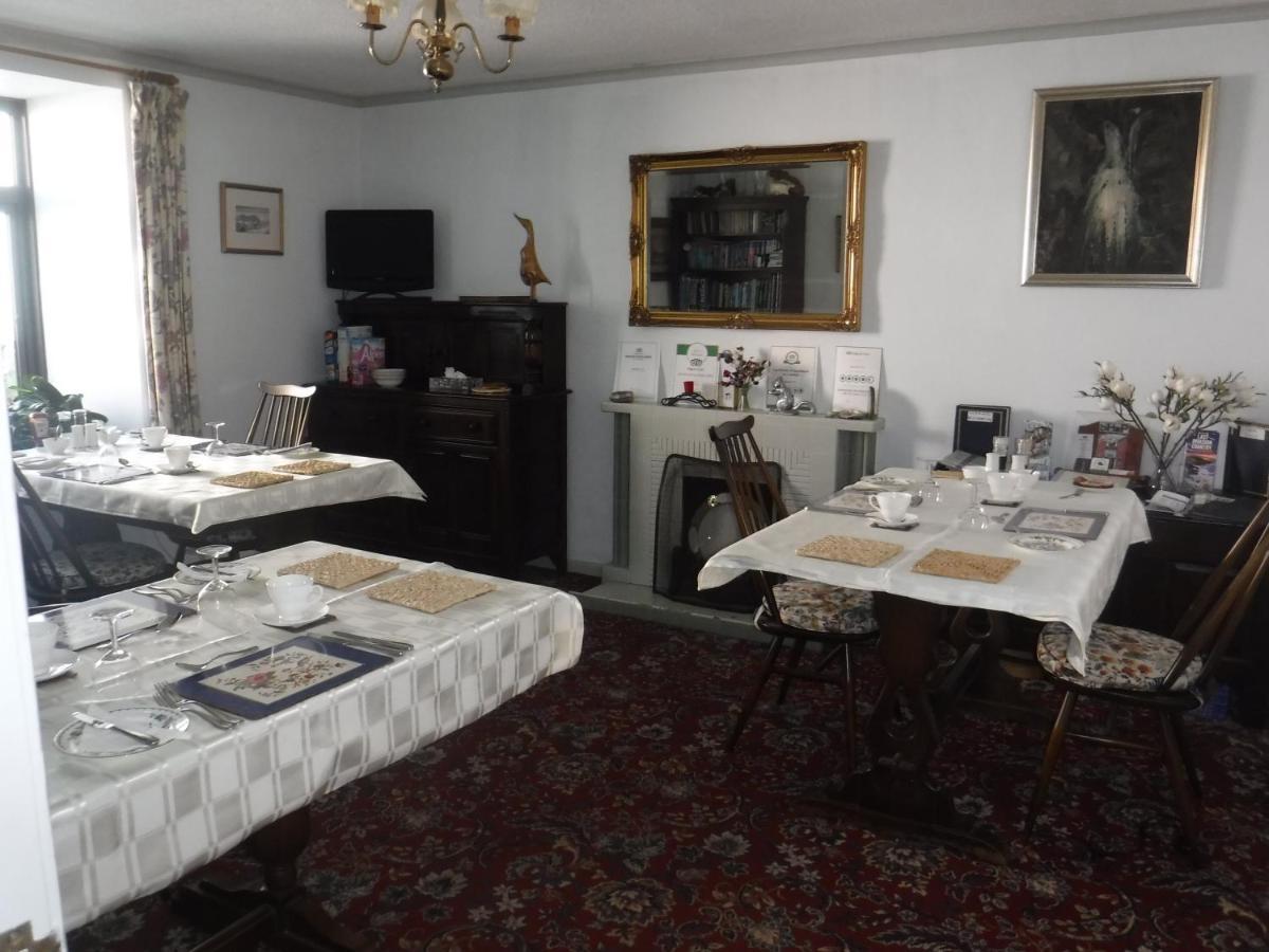 Morawel Bed & Breakfast Фишгард Екстериор снимка