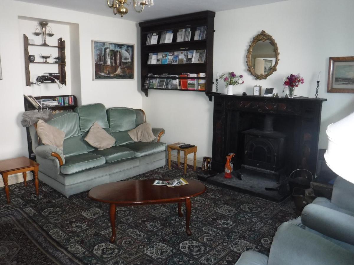 Morawel Bed & Breakfast Фишгард Екстериор снимка